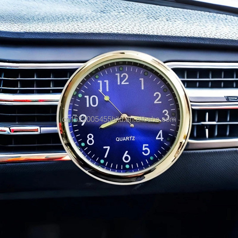 ساعة صغيرة للسيارة
